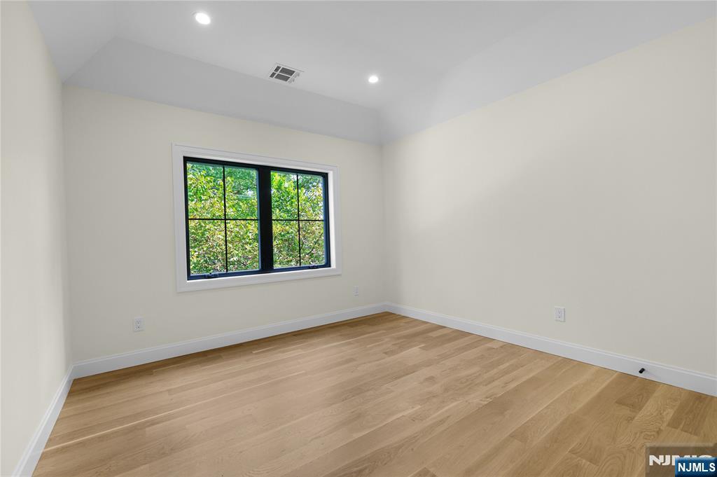 10 Radburn Road