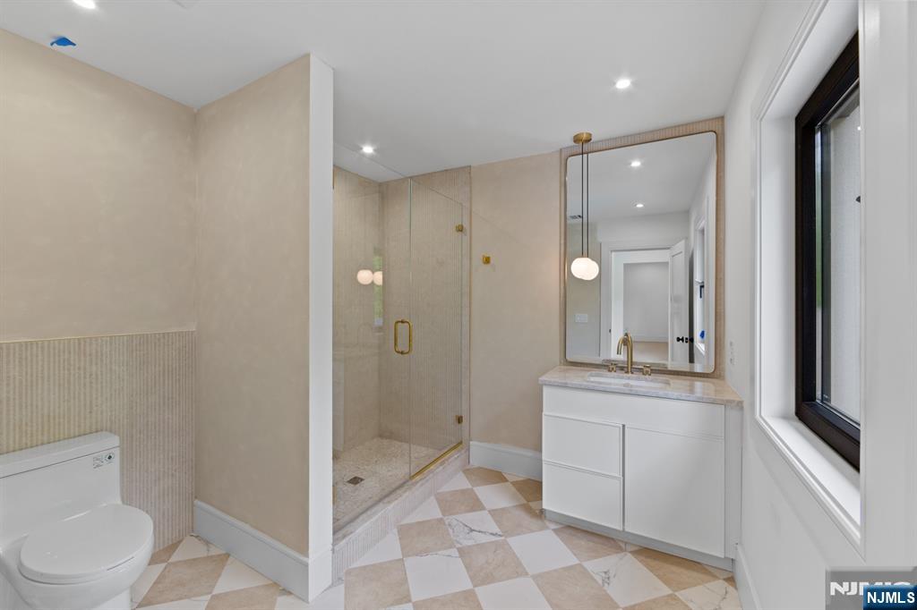 809 Shore Drive