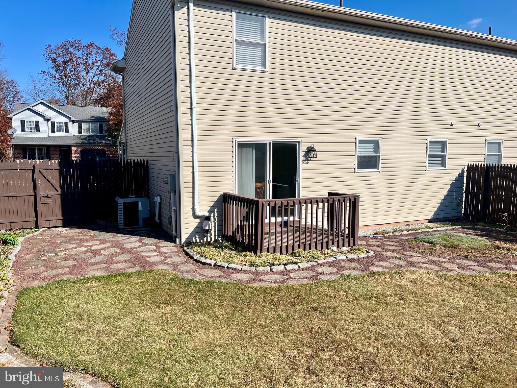 6218 POND VIEW DRIVE