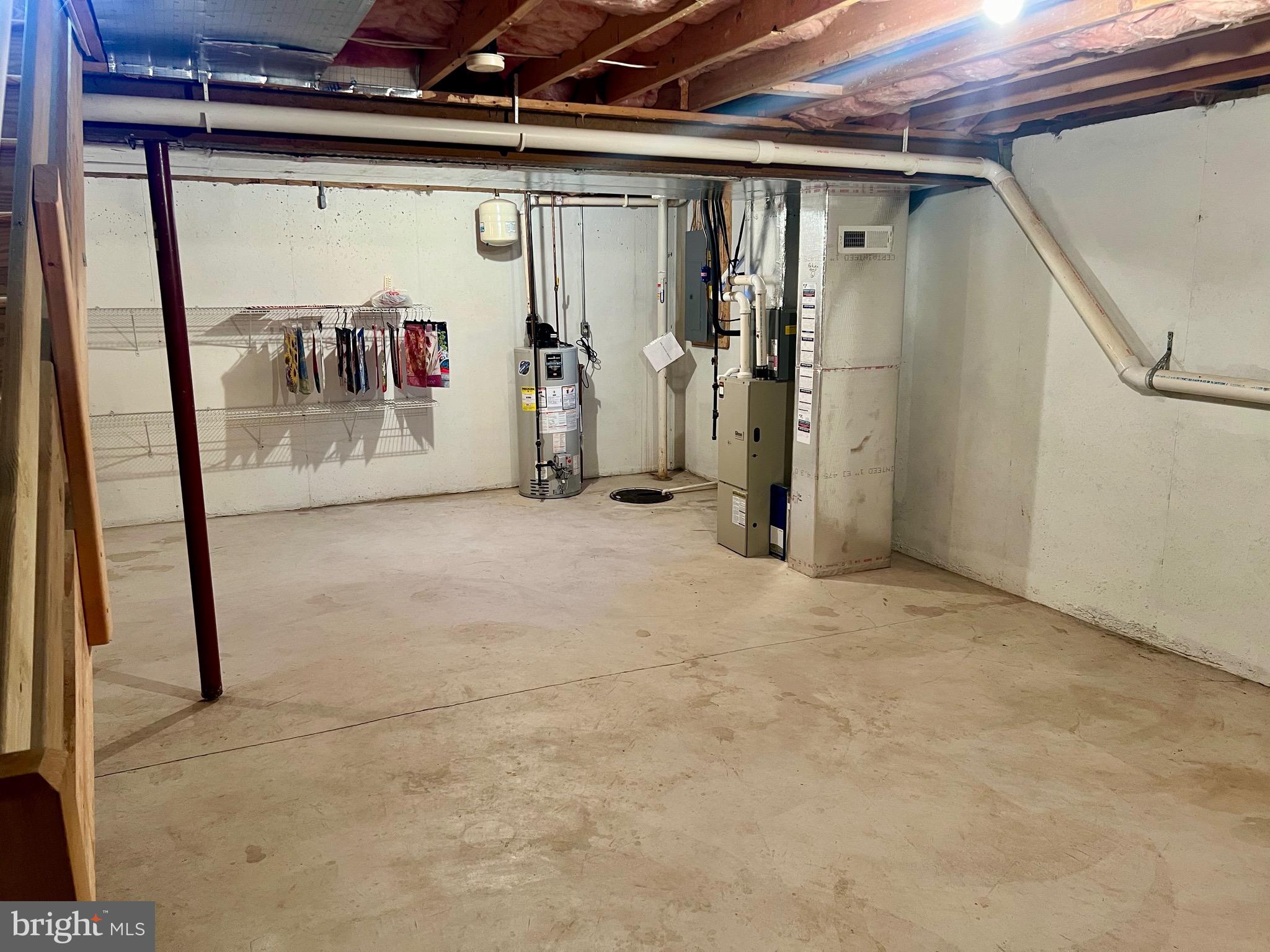 6218 POND VIEW DRIVE