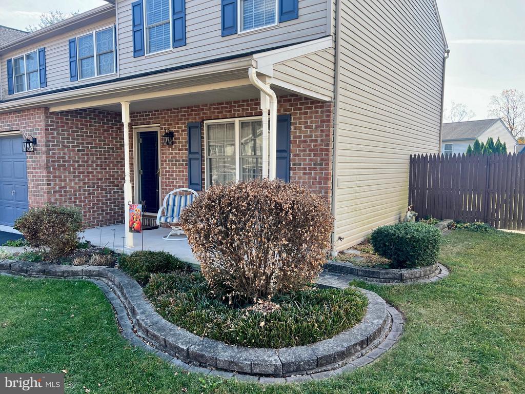 6218 POND VIEW DRIVE