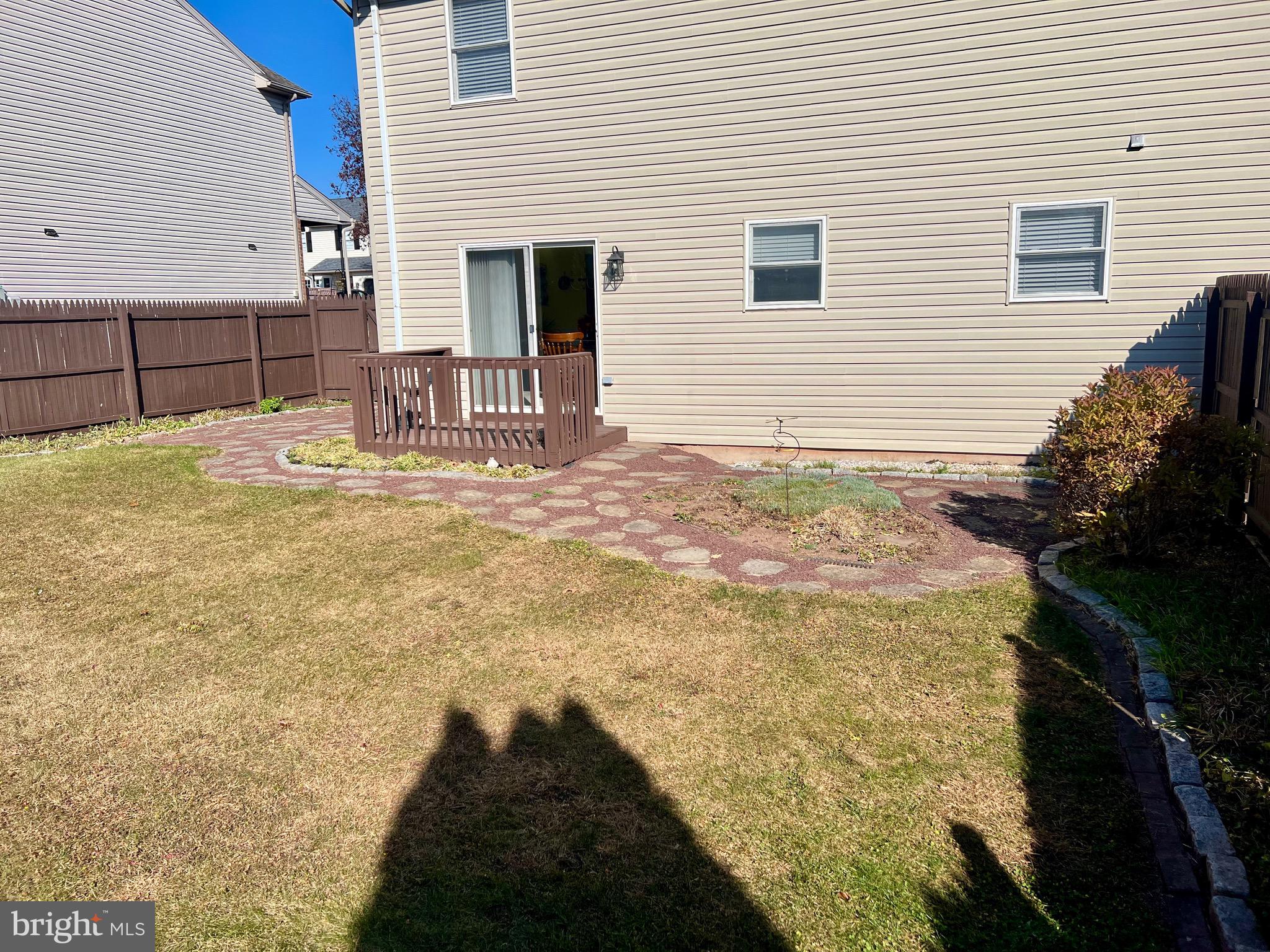 6218 POND VIEW DRIVE