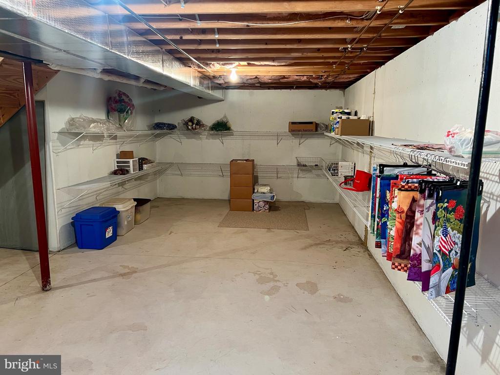 6218 POND VIEW DRIVE