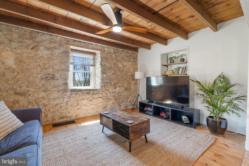 1575 ORCHARD LANE