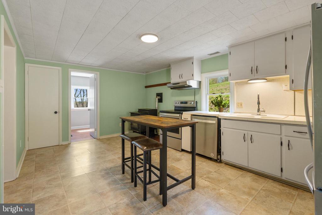 1575 ORCHARD LANE