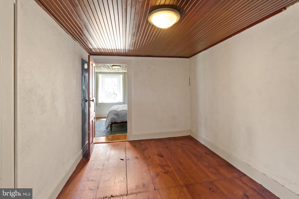 1575 ORCHARD LANE