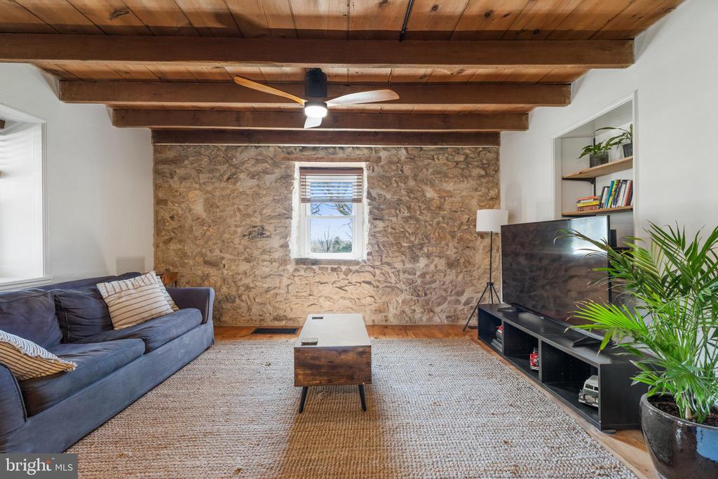 1575 ORCHARD LANE