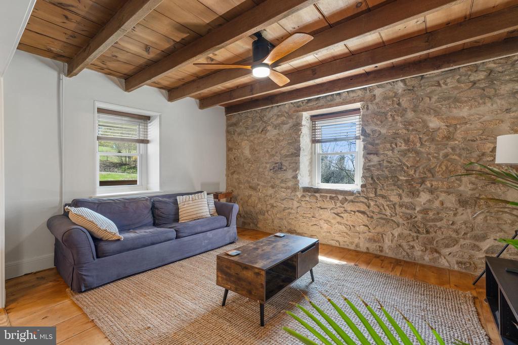 1575 ORCHARD LANE