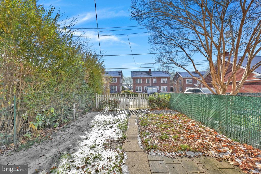 416 OAK TERRACE