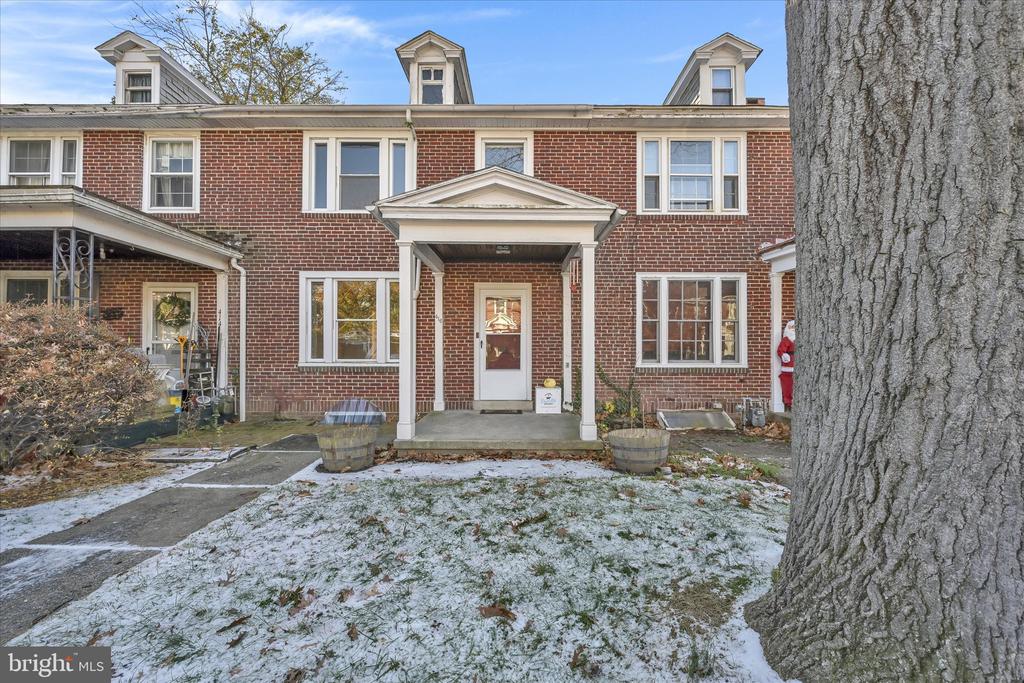 416 OAK TERRACE
