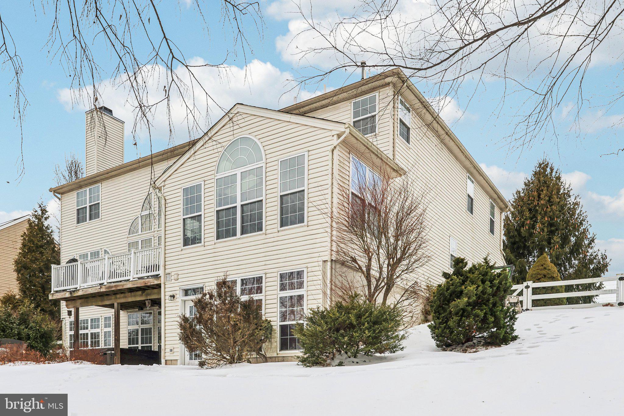 230 N SHADYBROOKE DRIVE