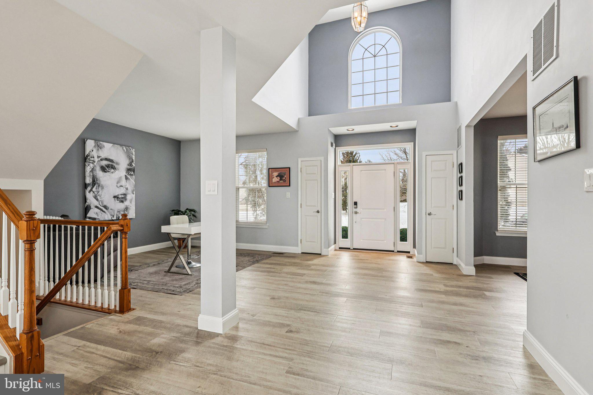 230 N SHADYBROOKE DRIVE