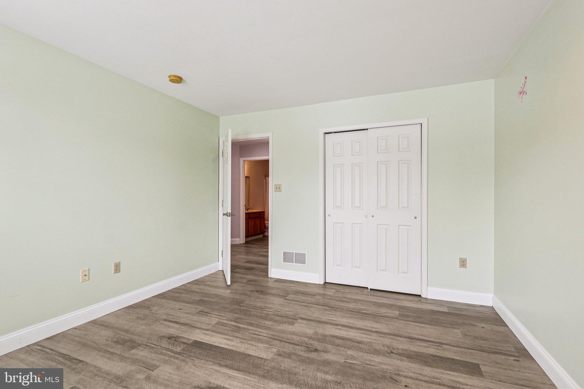 230 N SHADYBROOKE DRIVE