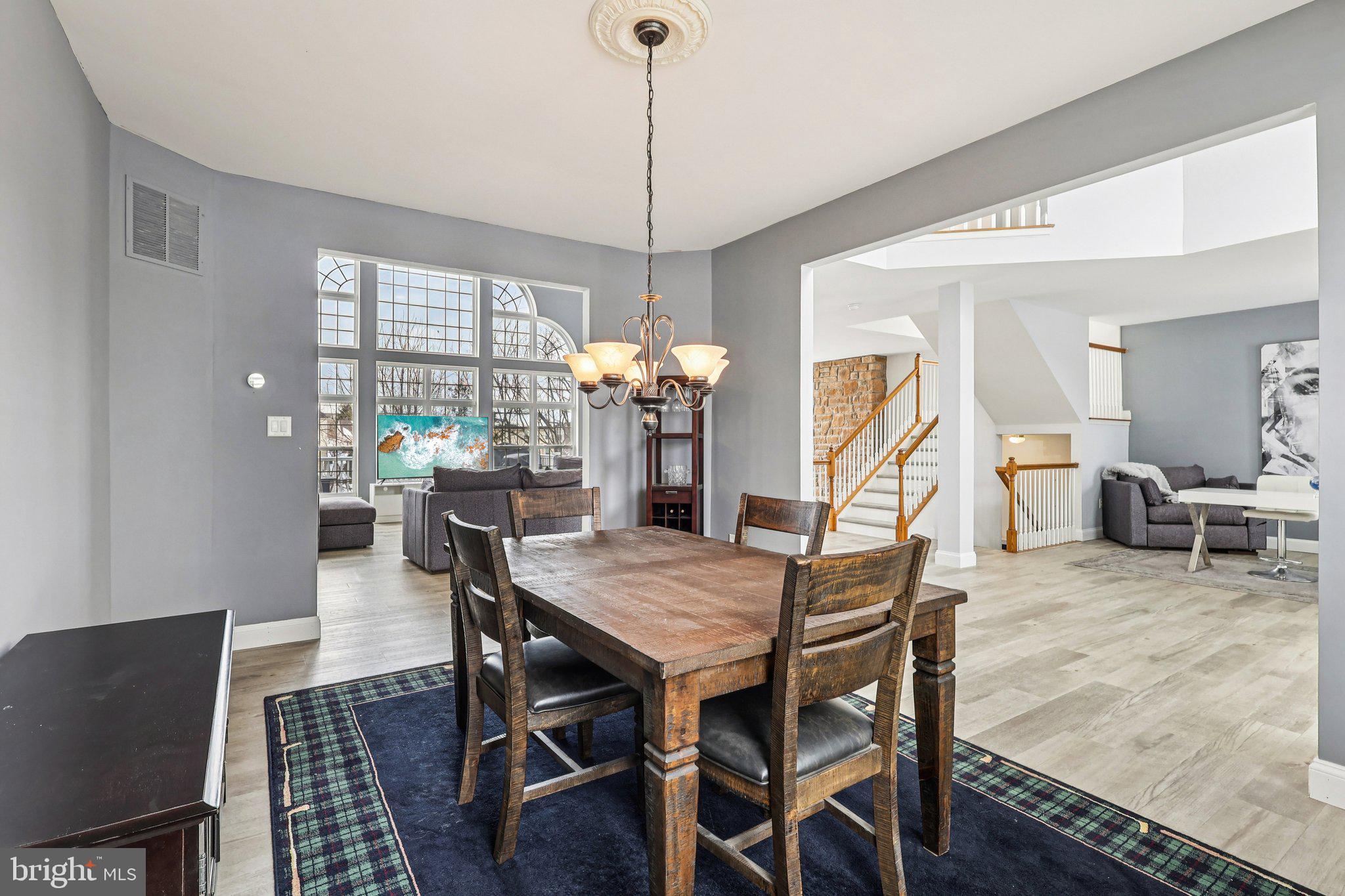 230 N SHADYBROOKE DRIVE