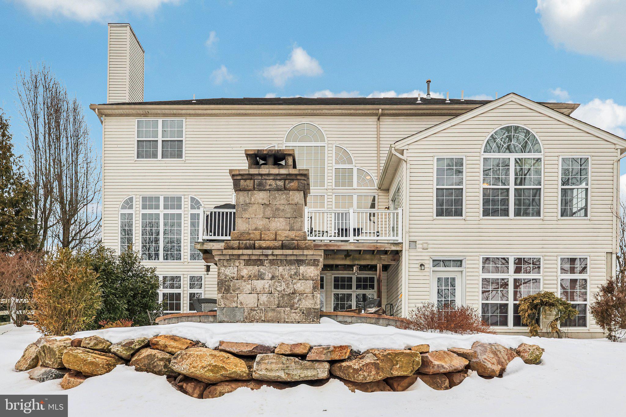 230 N SHADYBROOKE DRIVE