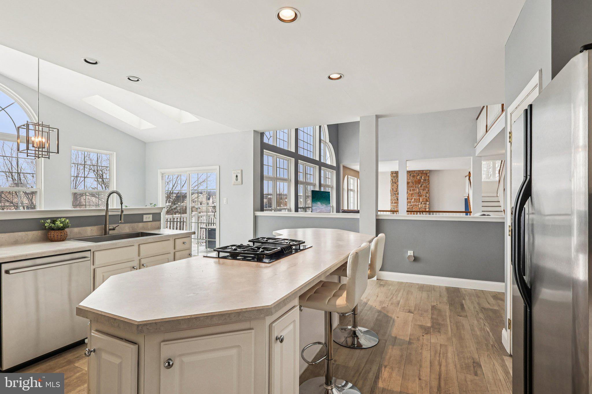 230 N SHADYBROOKE DRIVE