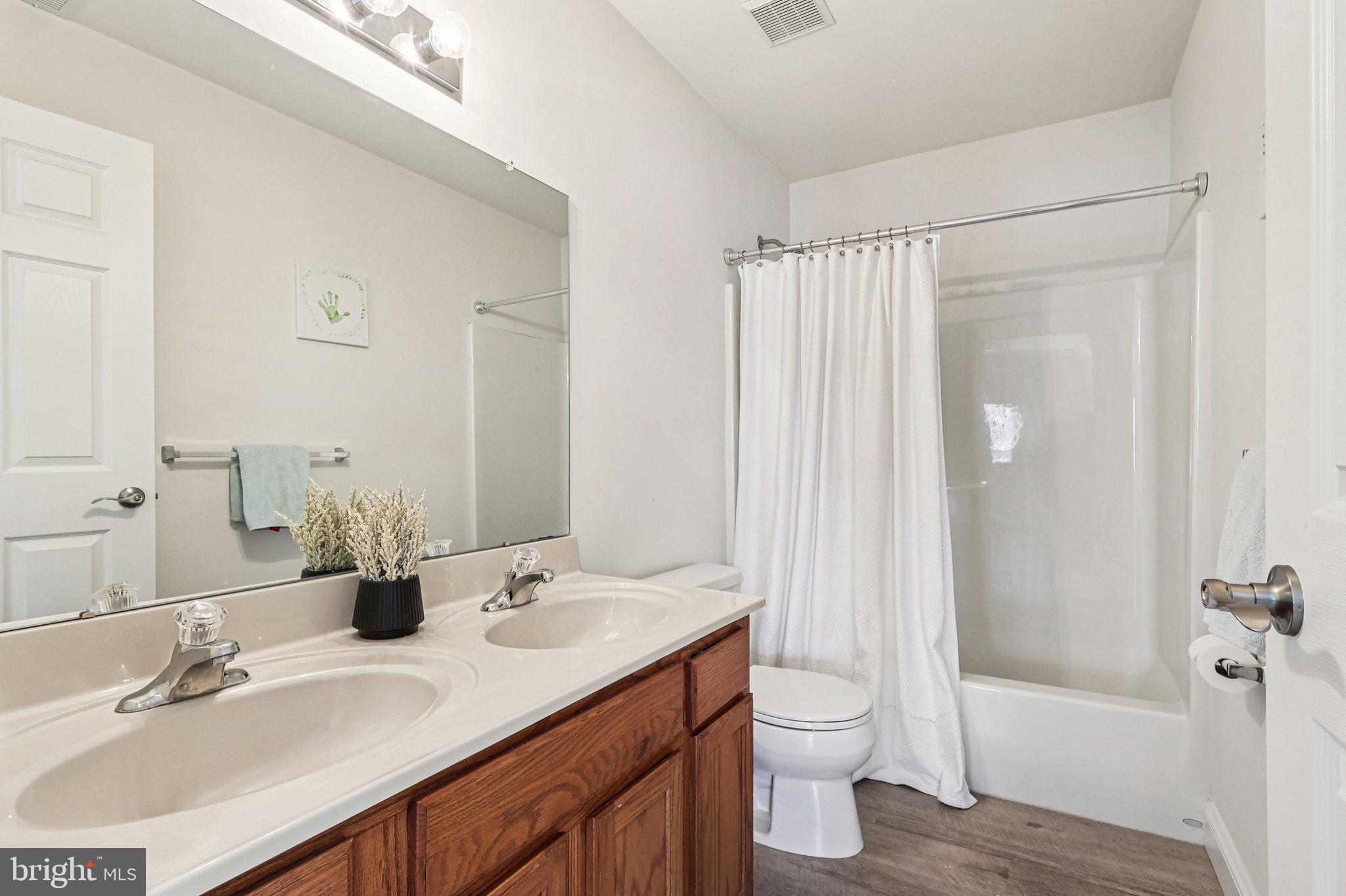 230 N SHADYBROOKE DRIVE