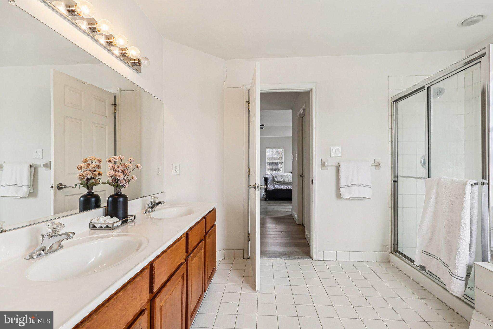 230 N SHADYBROOKE DRIVE