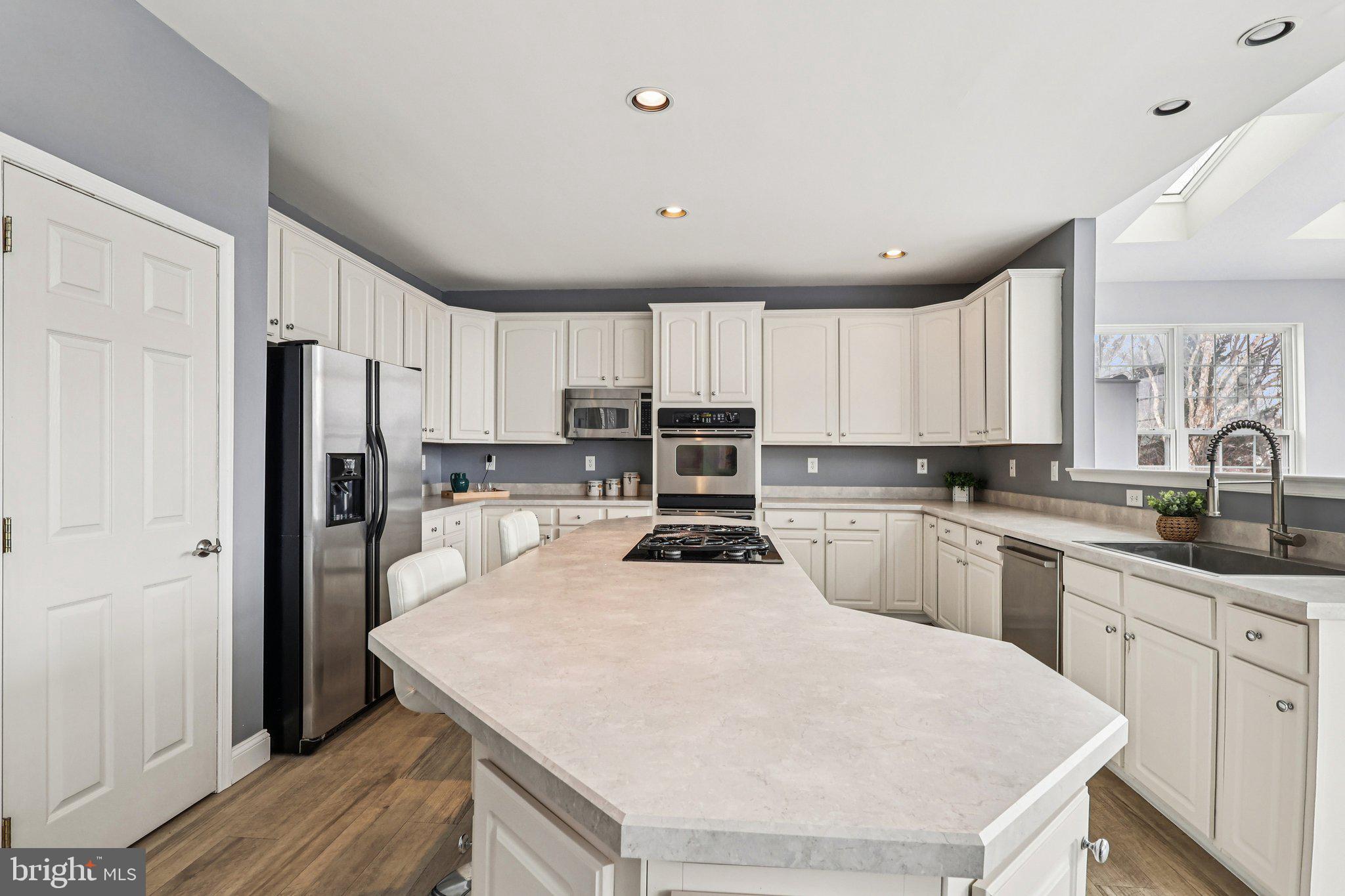 230 N SHADYBROOKE DRIVE