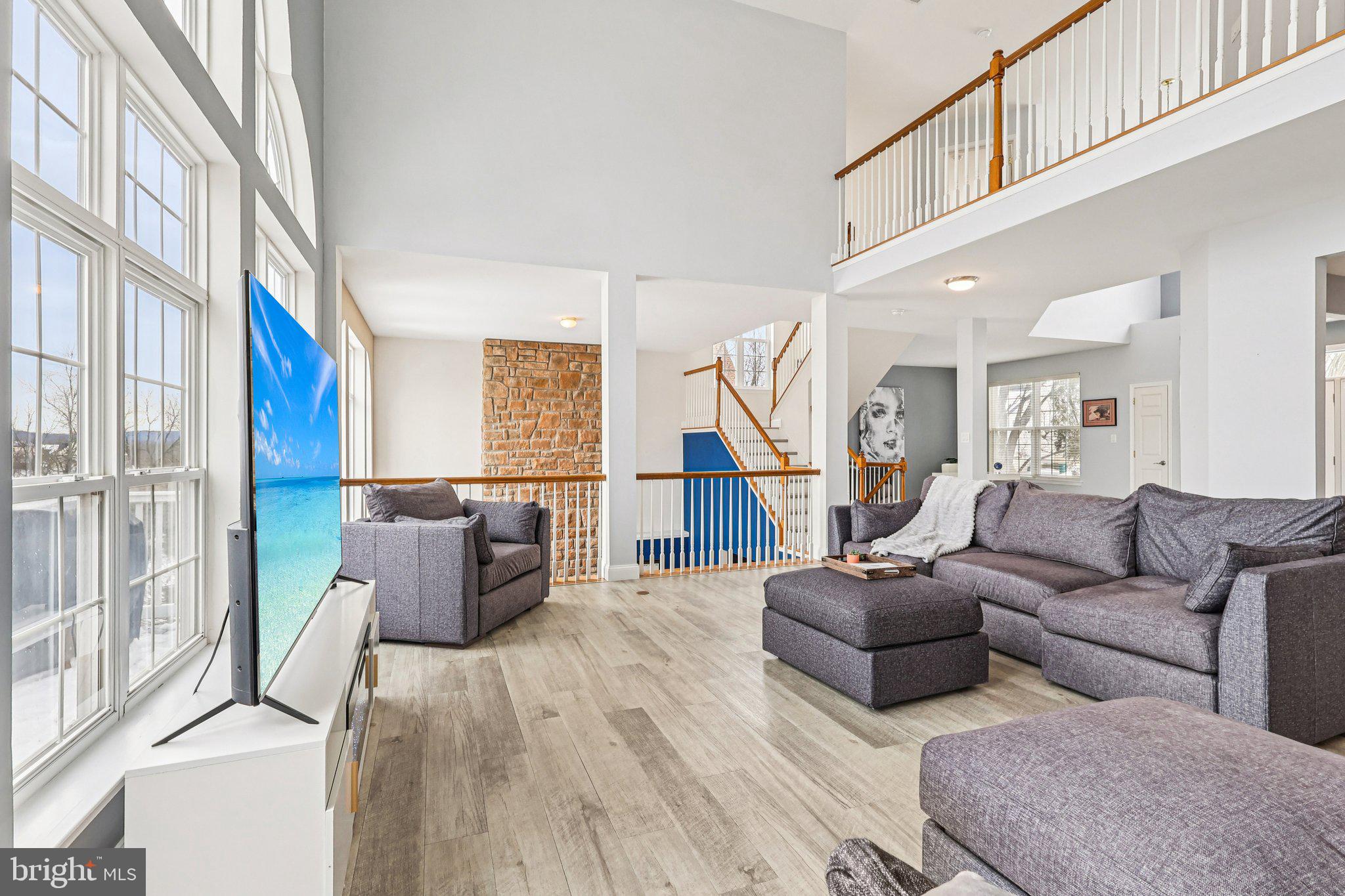 230 N SHADYBROOKE DRIVE