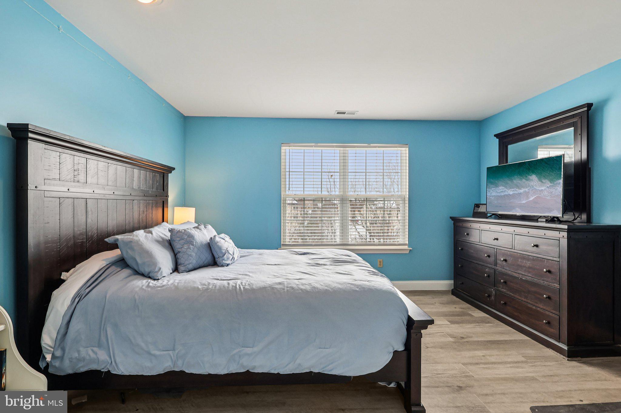 230 N SHADYBROOKE DRIVE