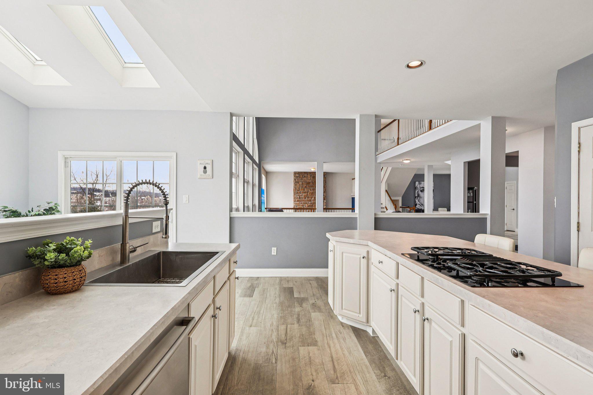 230 N SHADYBROOKE DRIVE