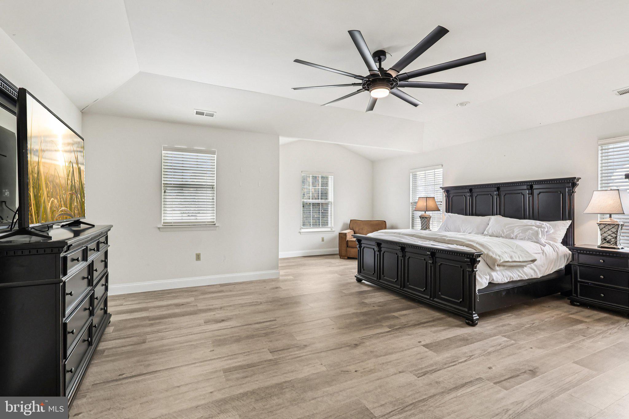 230 N SHADYBROOKE DRIVE