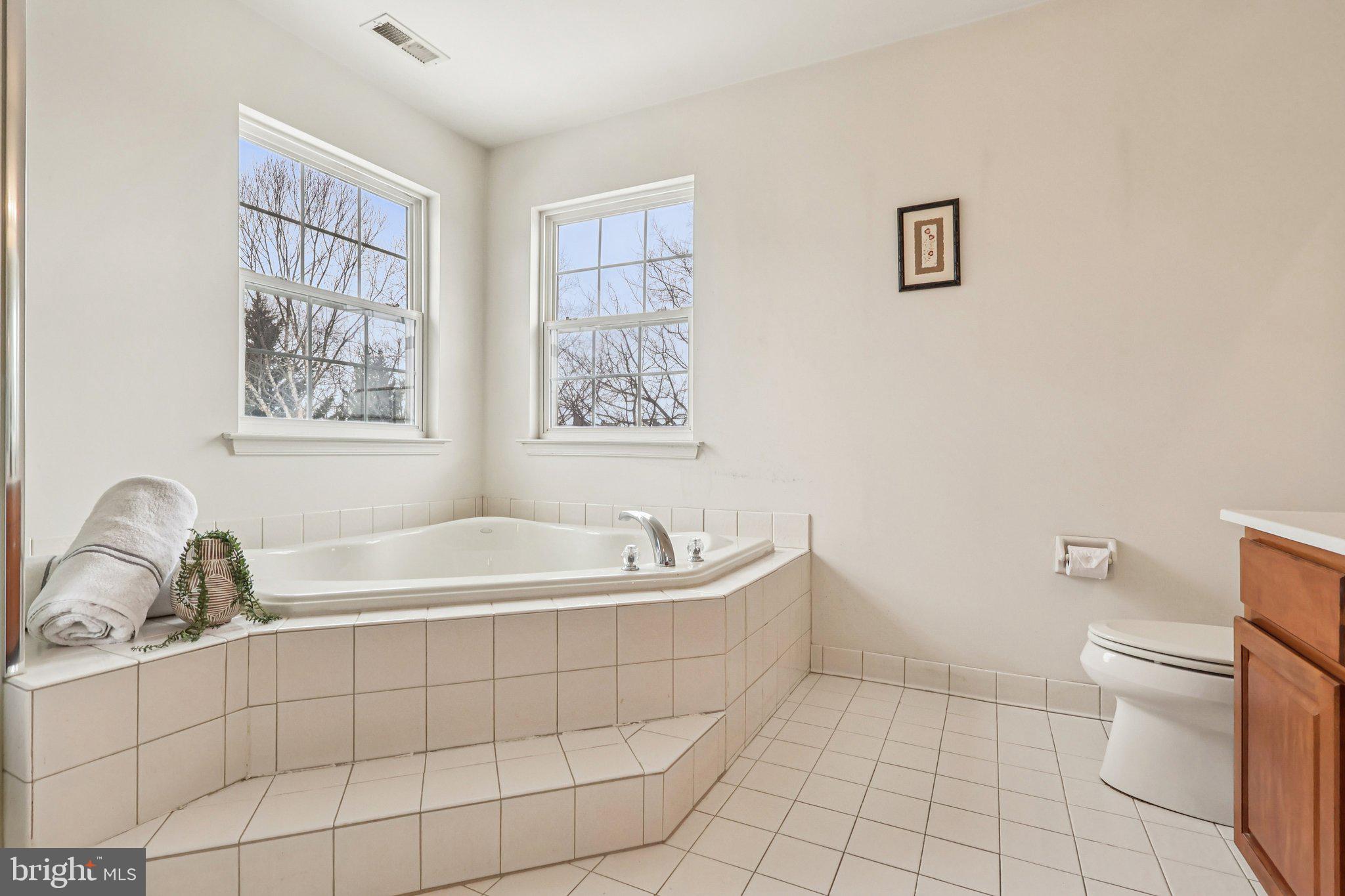 230 N SHADYBROOKE DRIVE