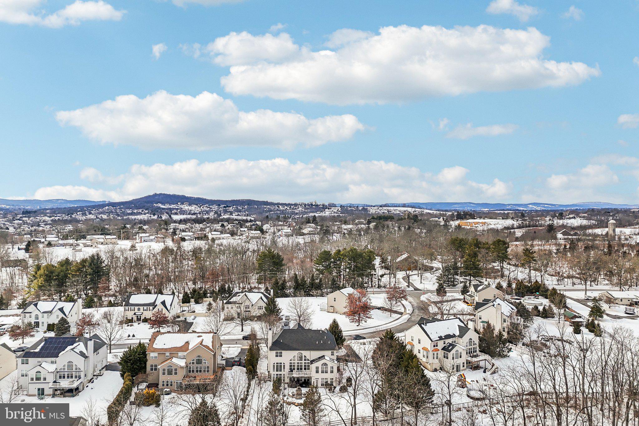 230 N SHADYBROOKE DRIVE