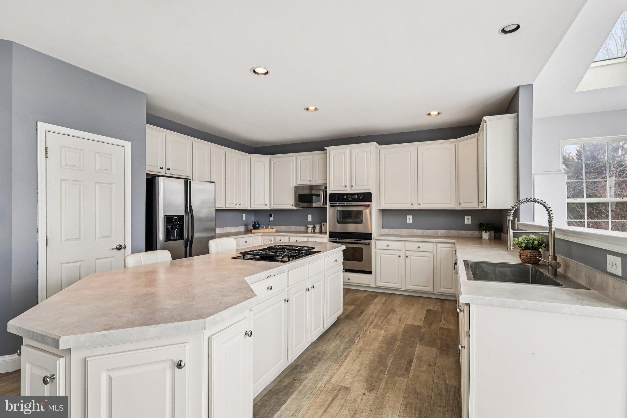 230 N SHADYBROOKE DRIVE