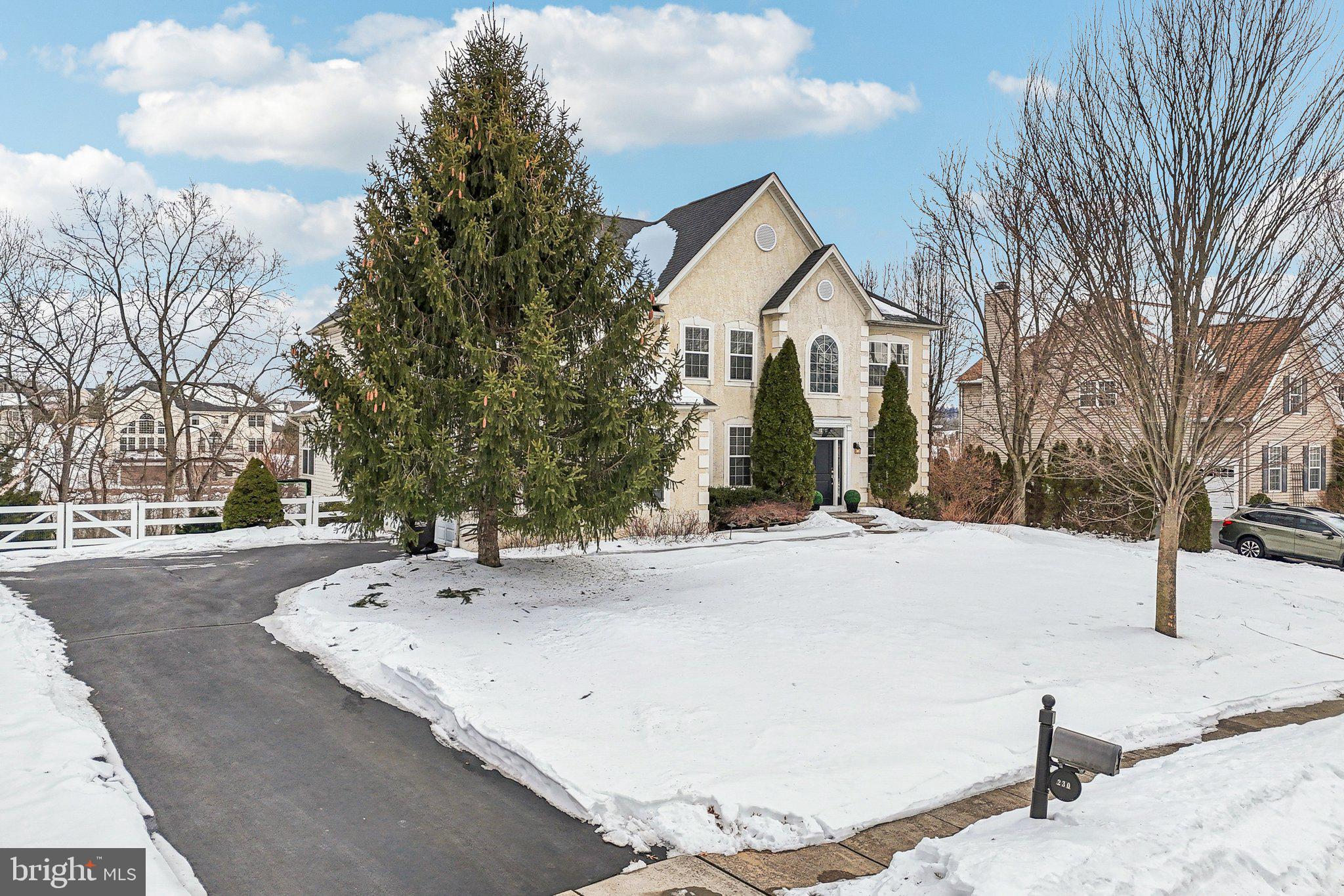 230 N SHADYBROOKE DRIVE