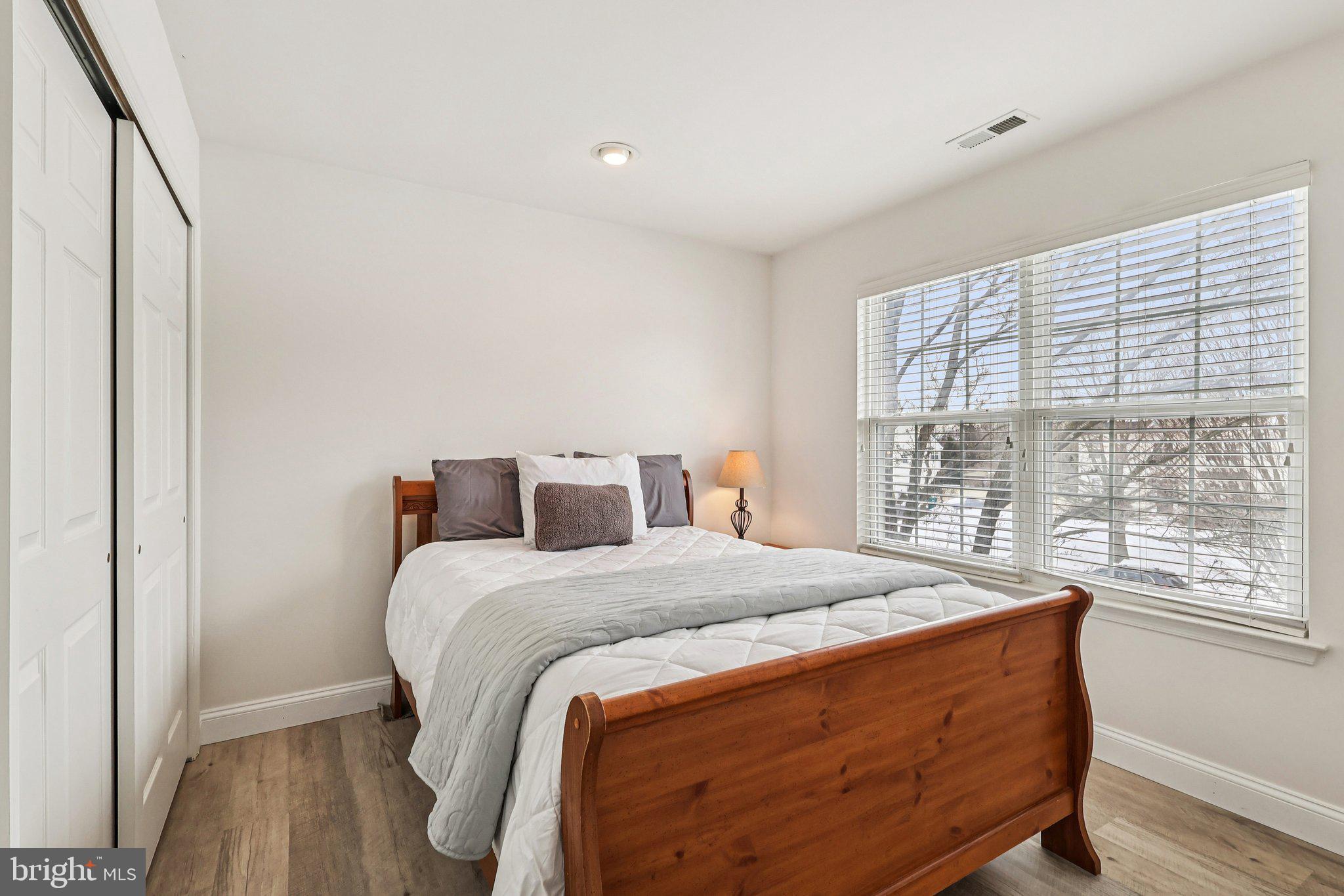 230 N SHADYBROOKE DRIVE