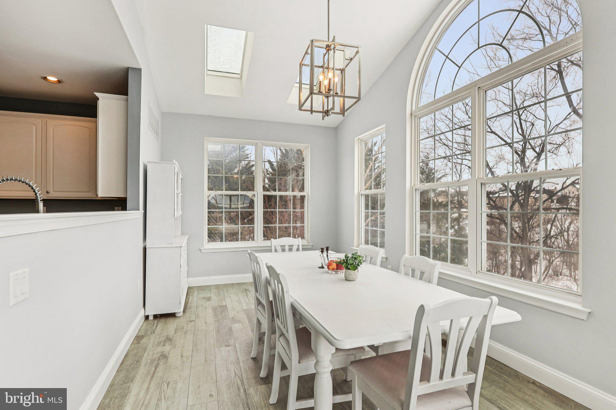 230 N SHADYBROOKE DRIVE