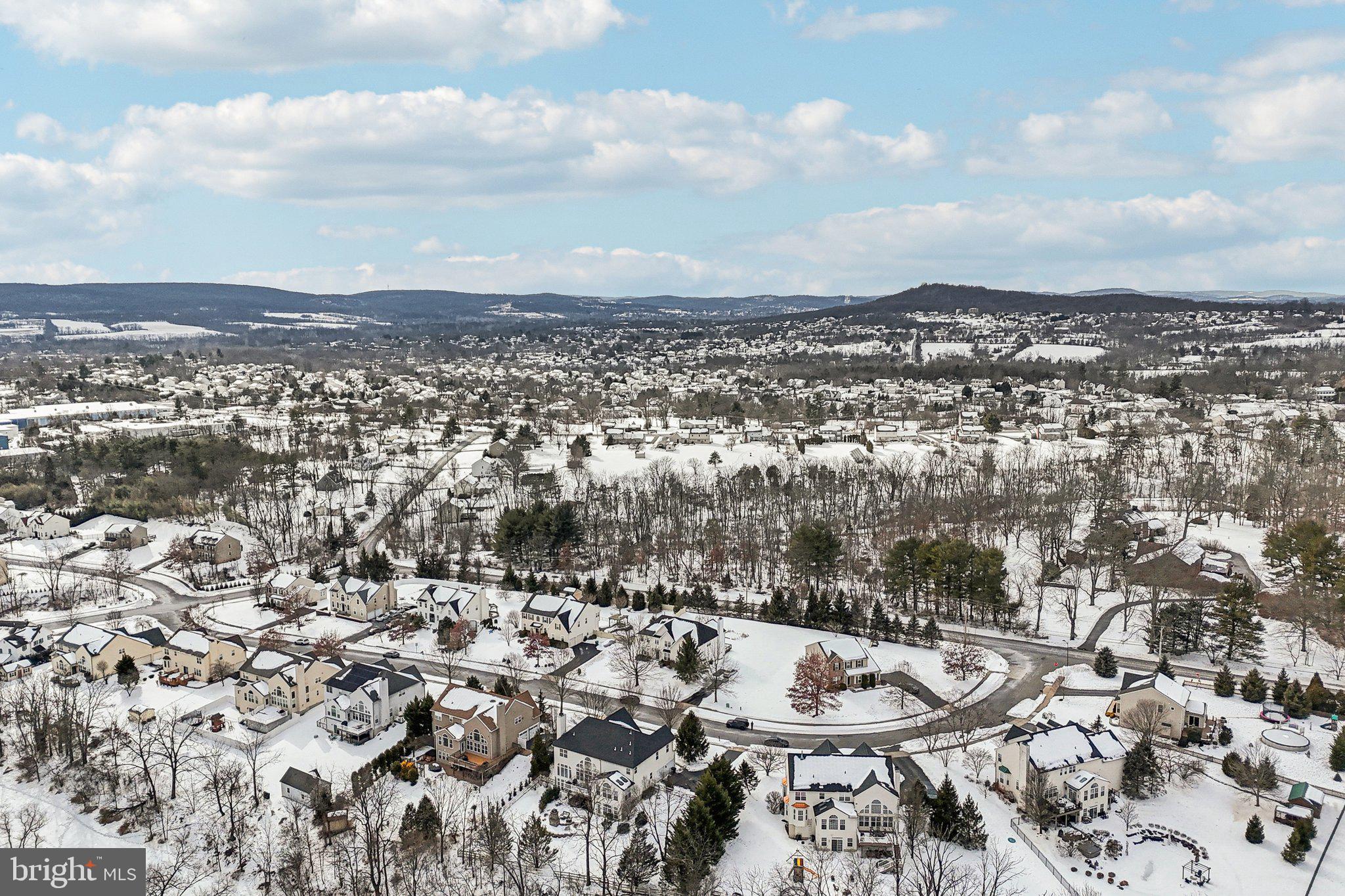 230 N SHADYBROOKE DRIVE