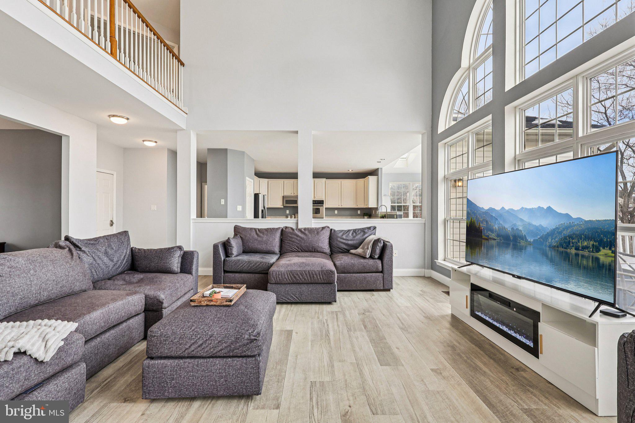 230 N SHADYBROOKE DRIVE