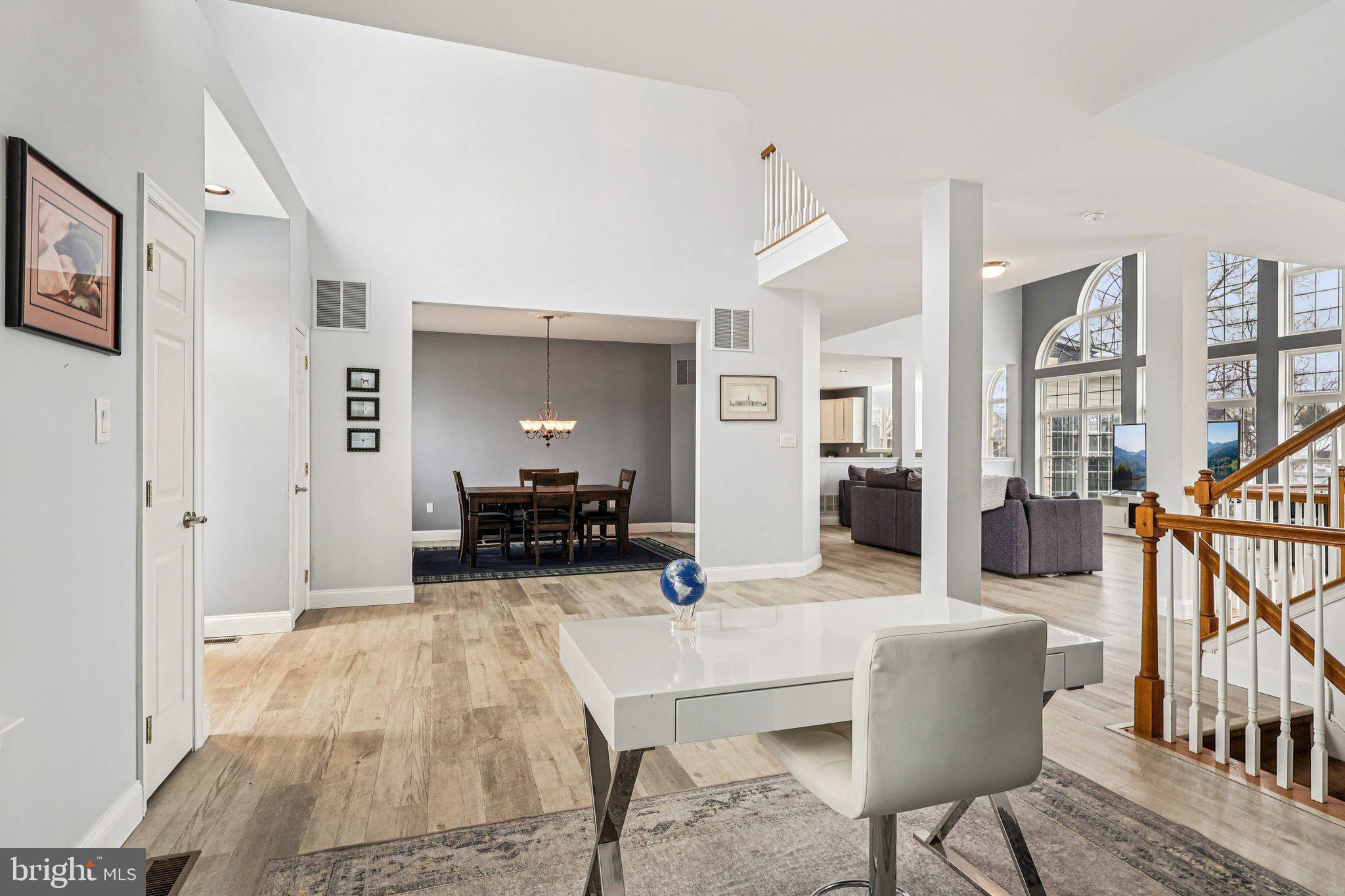 230 N SHADYBROOKE DRIVE