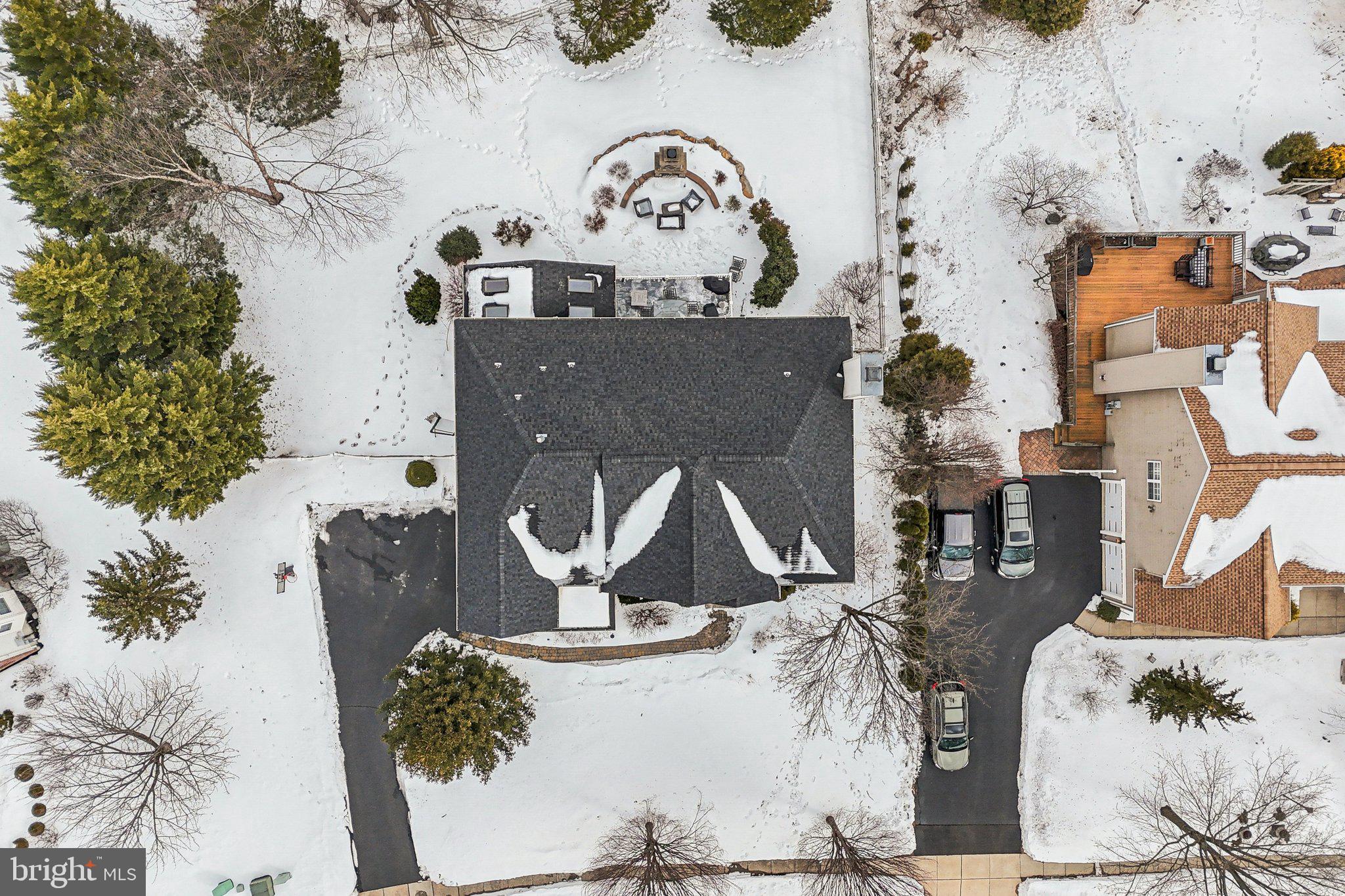 230 N SHADYBROOKE DRIVE