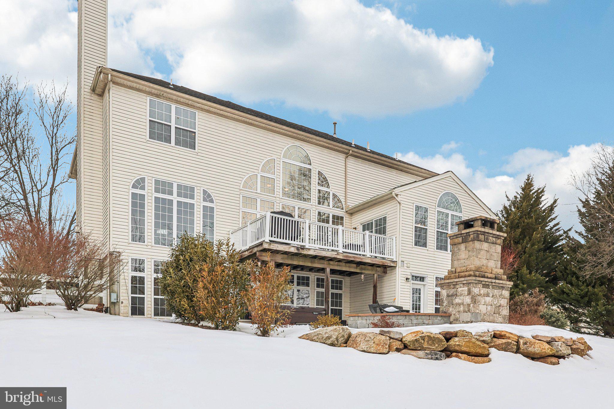 230 N SHADYBROOKE DRIVE