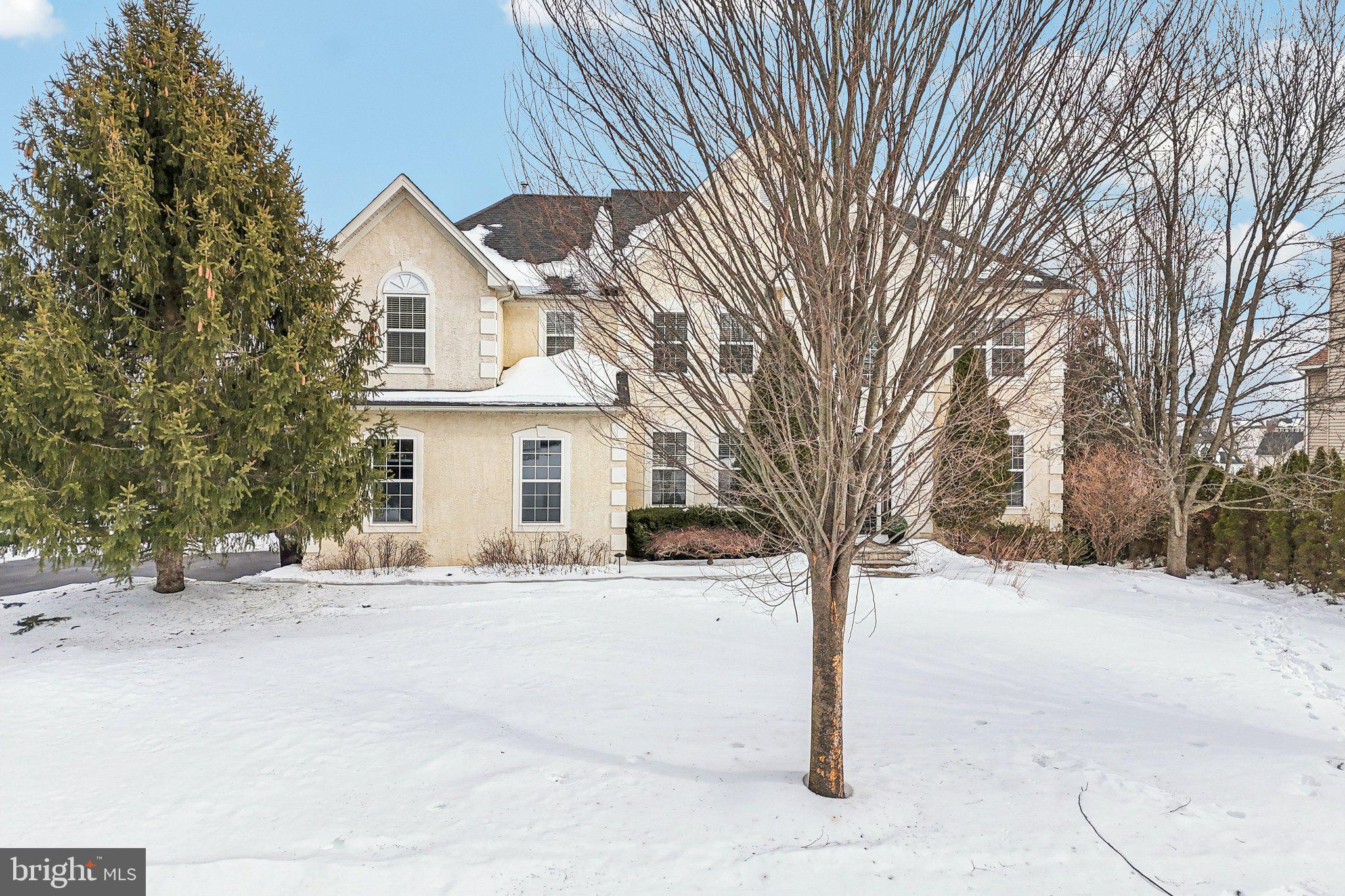 230 N SHADYBROOKE DRIVE