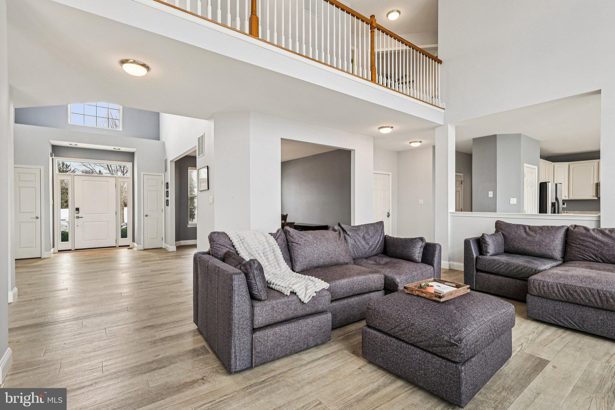 230 N SHADYBROOKE DRIVE