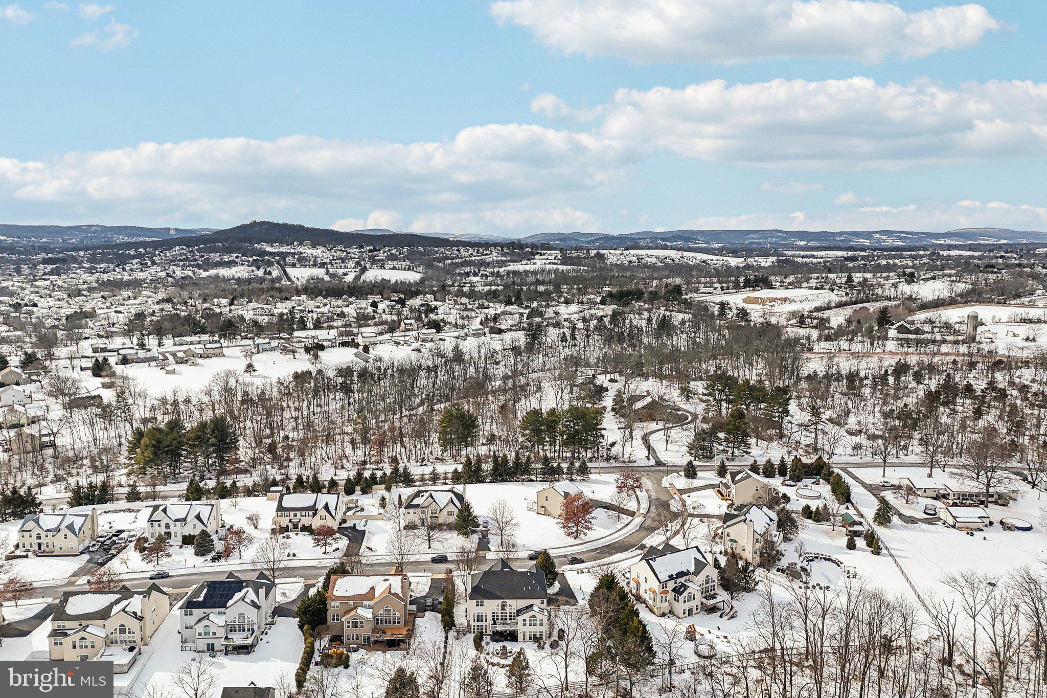 230 N SHADYBROOKE DRIVE