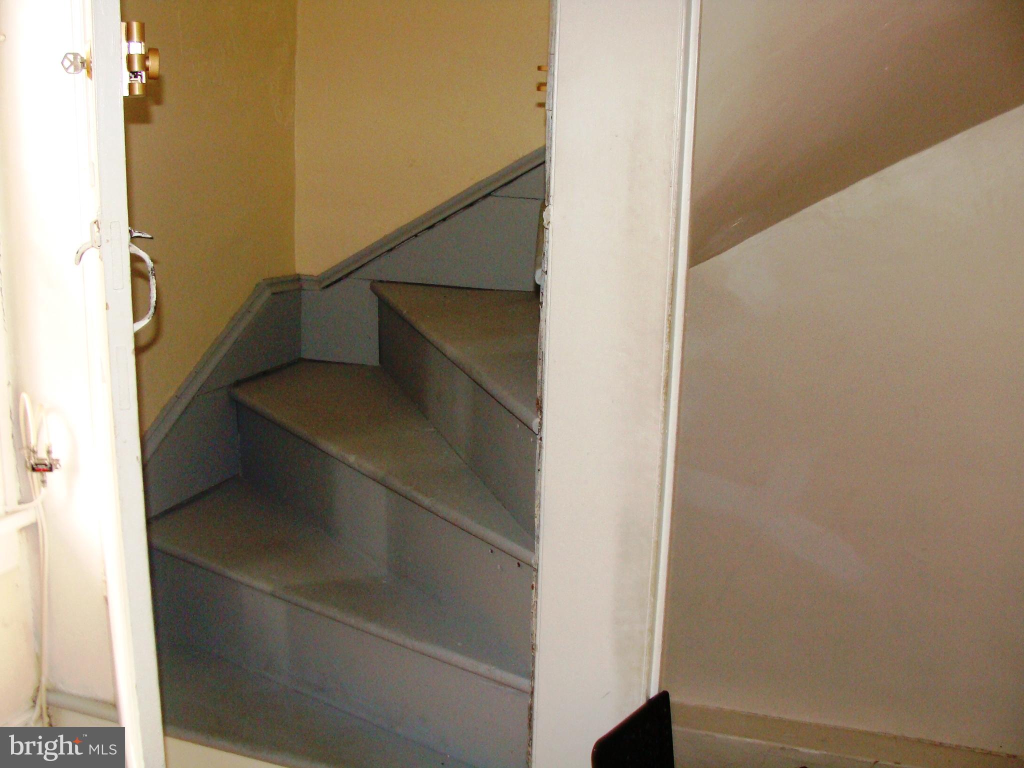 158 W BUTLER AVENUE SECOND FLOOR BEDROOM