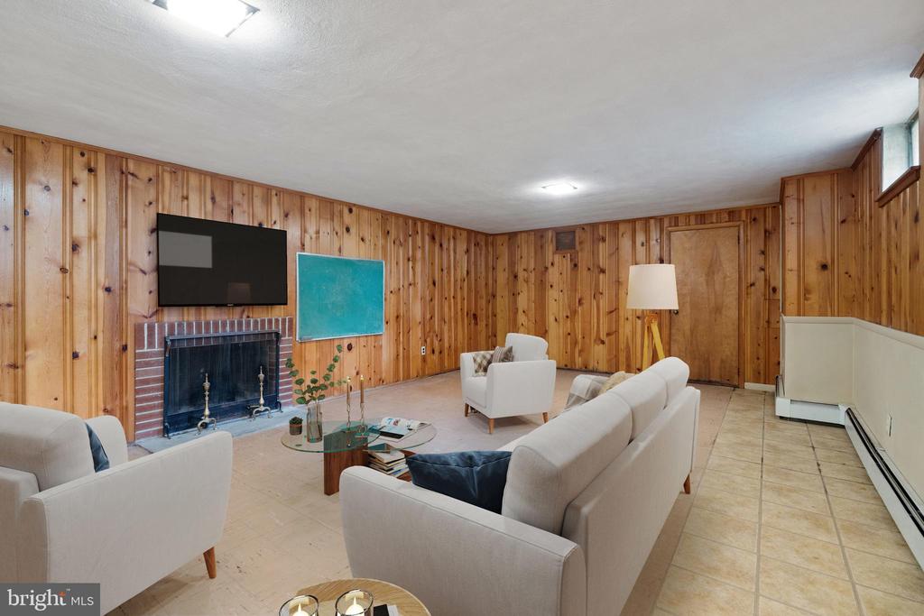 4 VALLEY DRIVE
