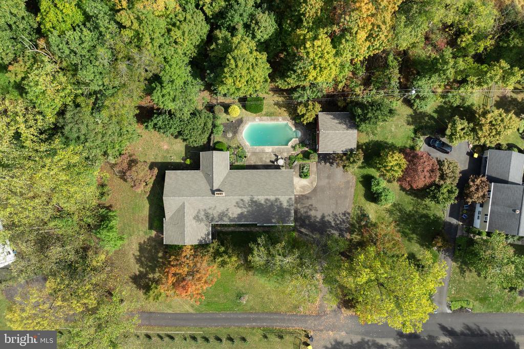 4 VALLEY DRIVE