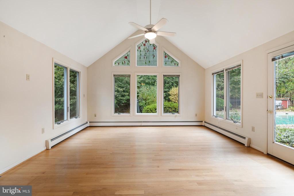 4 VALLEY DRIVE
