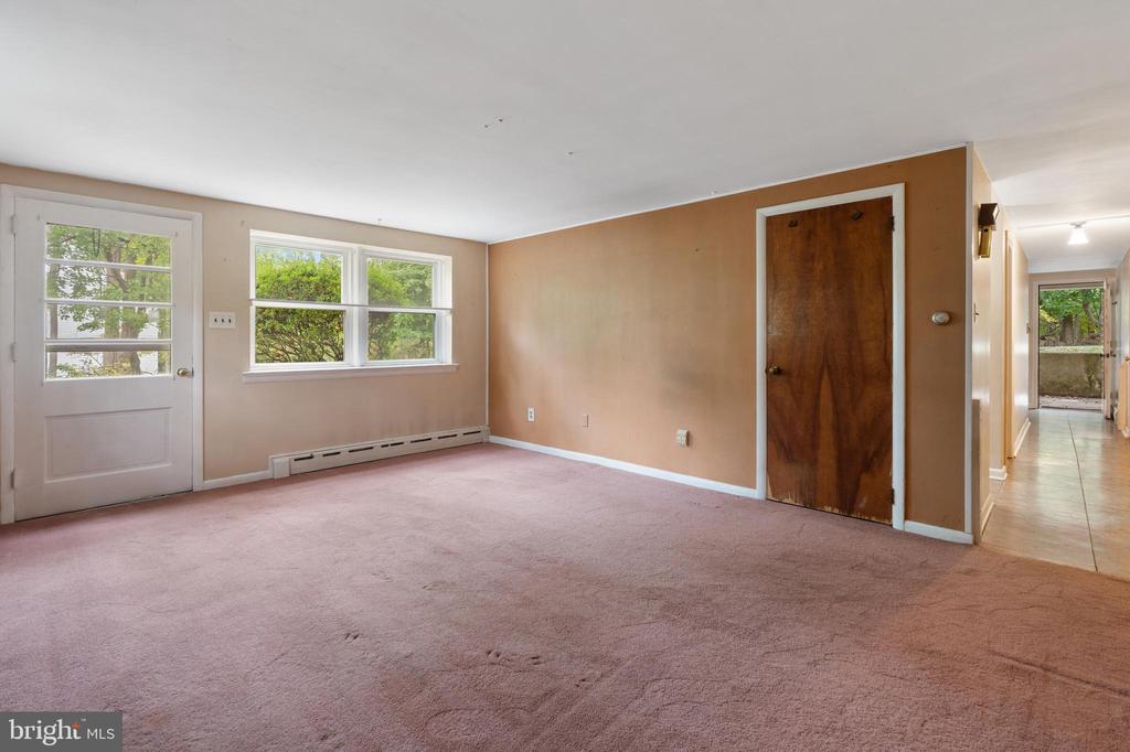 4 VALLEY DRIVE