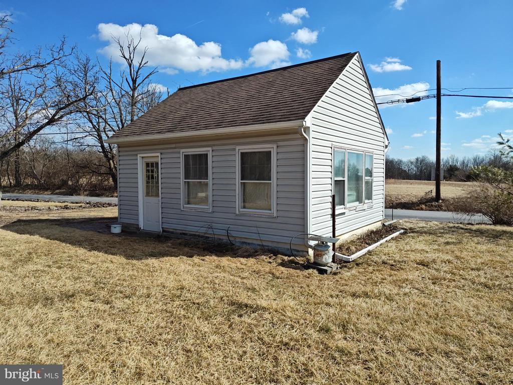 1504 RIDGE ROAD