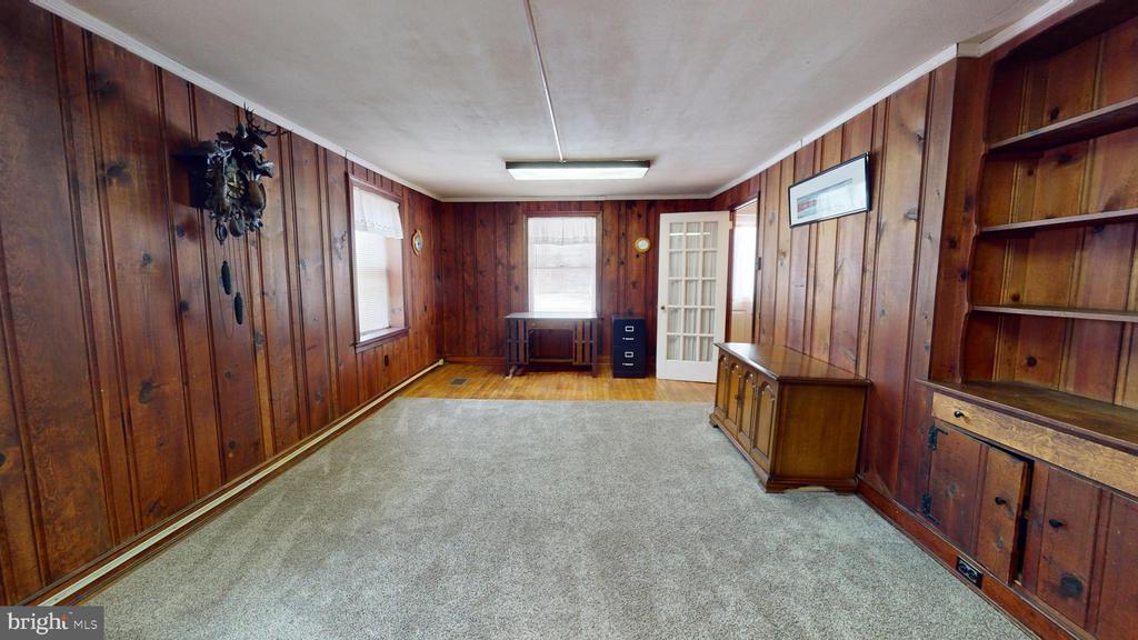 1504 RIDGE ROAD
