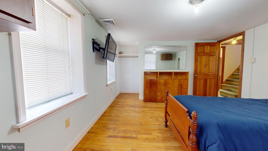 1504 RIDGE ROAD