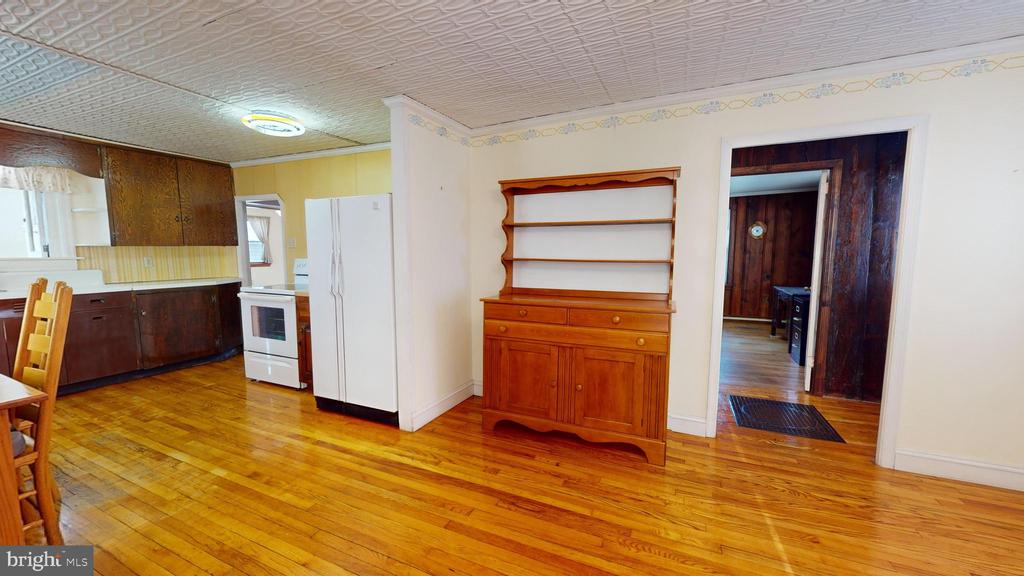1504 RIDGE ROAD